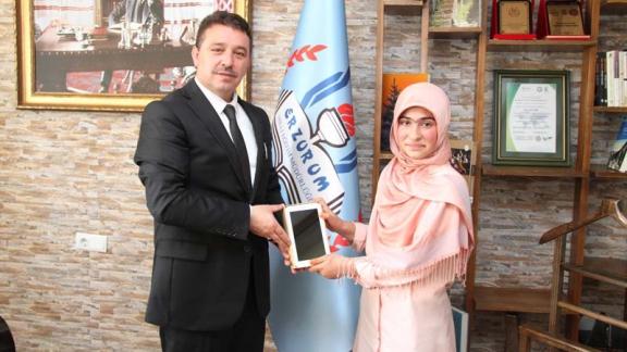 Kısa Filim Yarışmasında Türkiye İkincisine Tablet Bilgisayar Hediye Edildi.